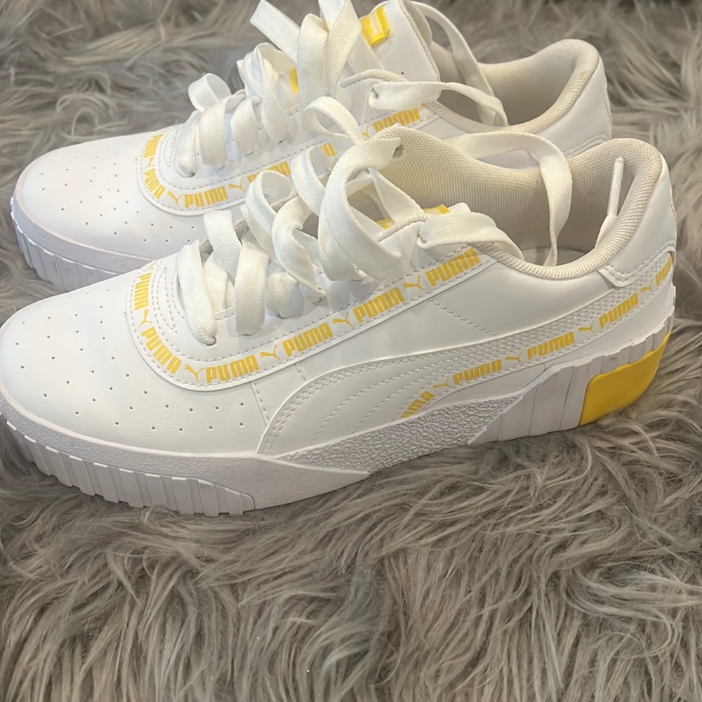 Puma women shoes size 6.